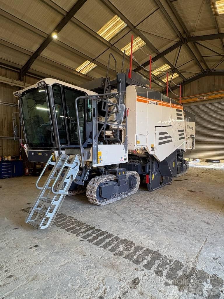 Wirtgen 220 SMI Строительная техника - Другие