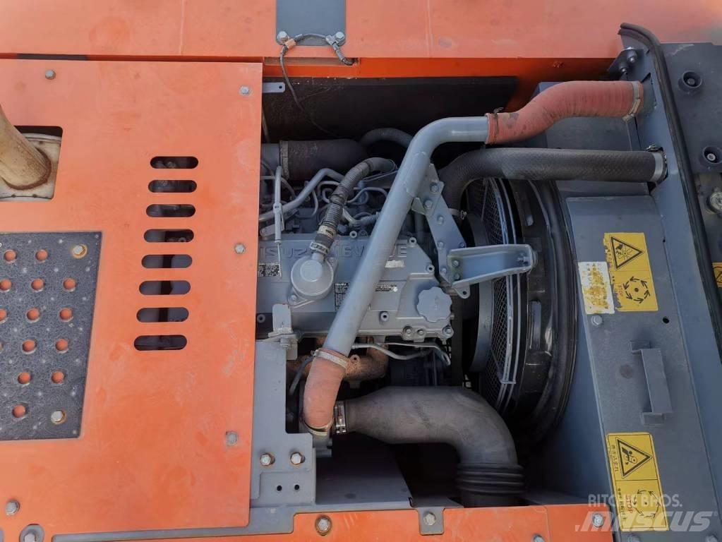 Hitachi ZX 240 Гусеничные экскаваторы