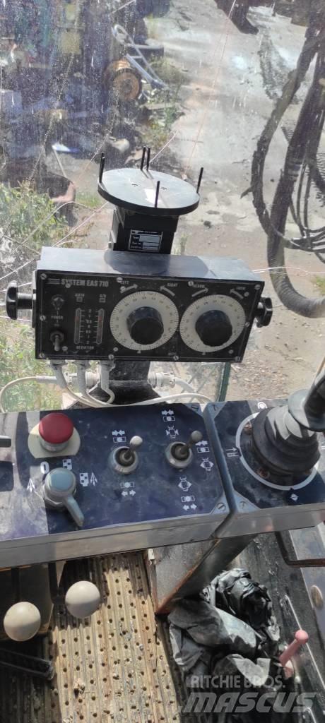 Atlas Copco ROC 812 Буровые вышки