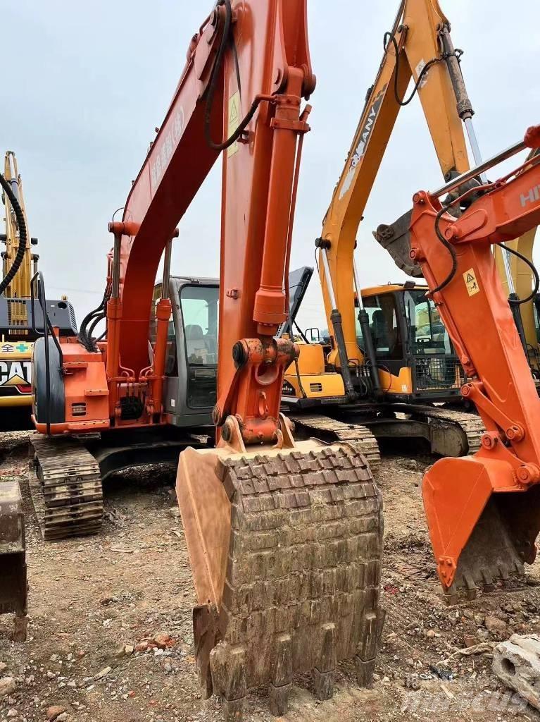 Hitachi ZX 135 US Гусеничные экскаваторы
