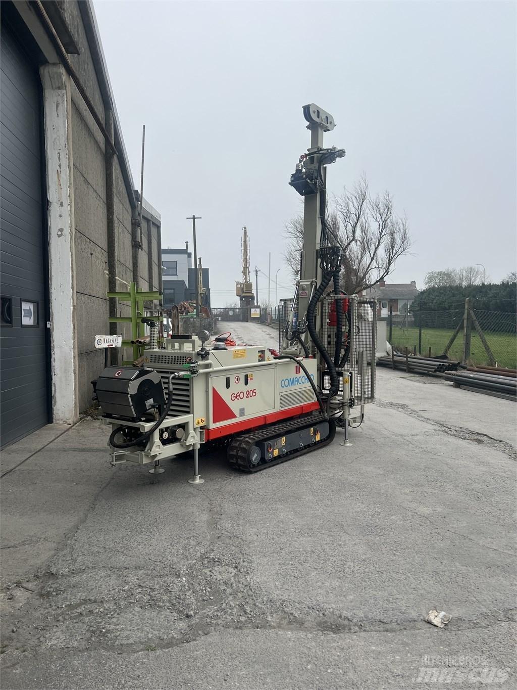 Comacchio GEO 205 Гусеничные буровые установки