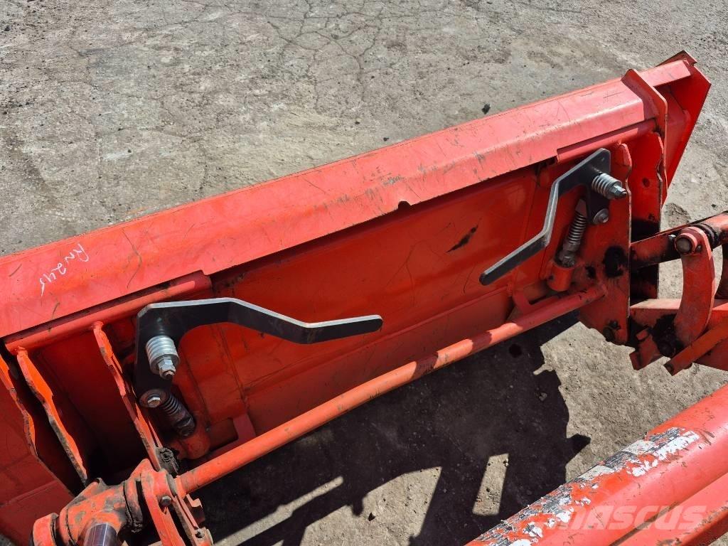 Kubota B 26 Коммунальные тракторы