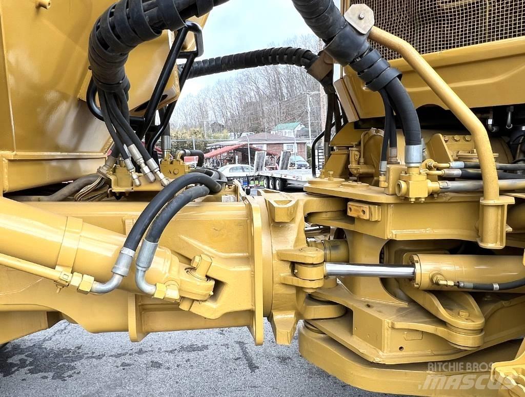 CAT 740 Шарнирно-сочленённые самосвалы
