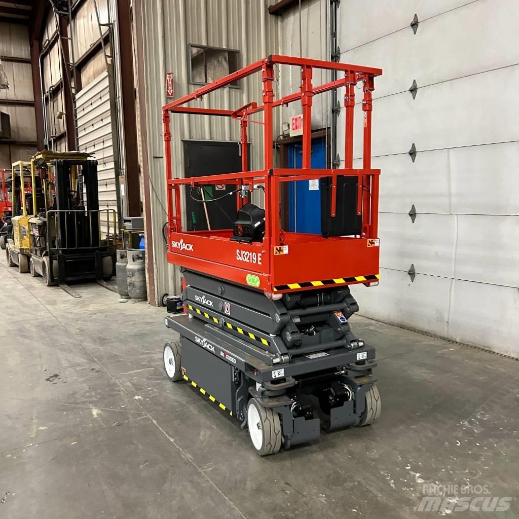 SkyJack SJ 3219 Ножничные подъемники
