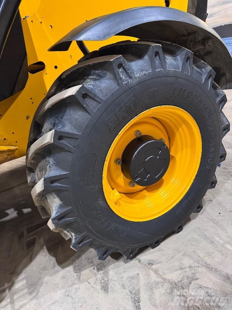 JCB 540-140 Телескопические погрузчики