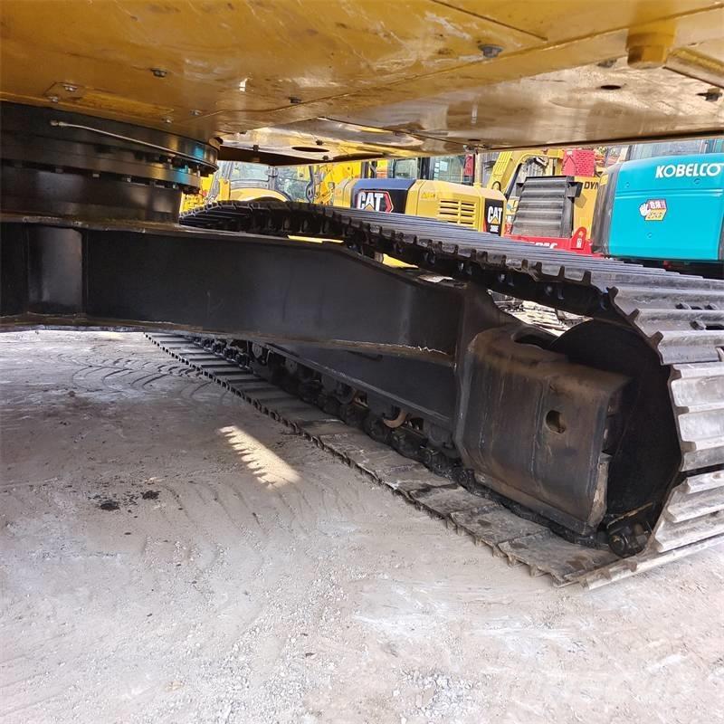 Komatsu PC 220-7 Гусеничные экскаваторы