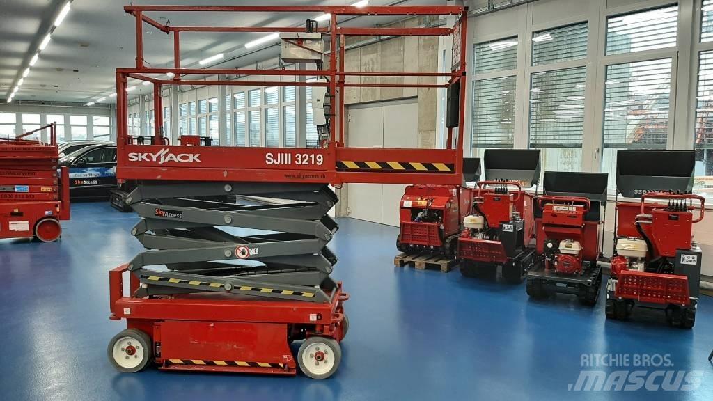 SkyJack SJIII 3219 Ножничные подъемники