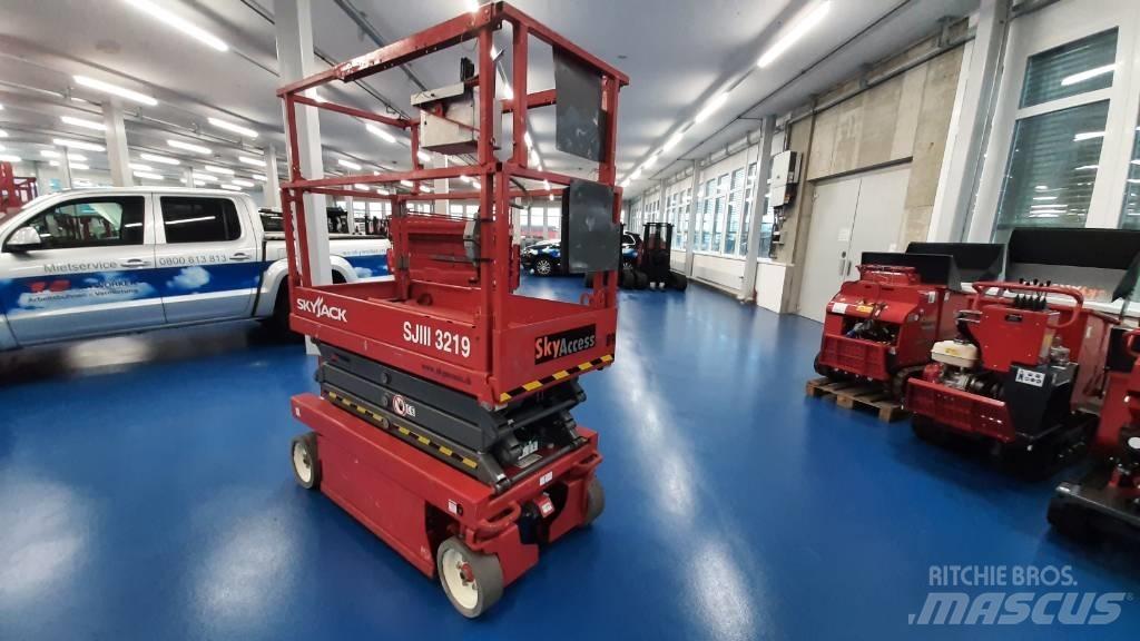 SkyJack SJIII 3219 Ножничные подъемники