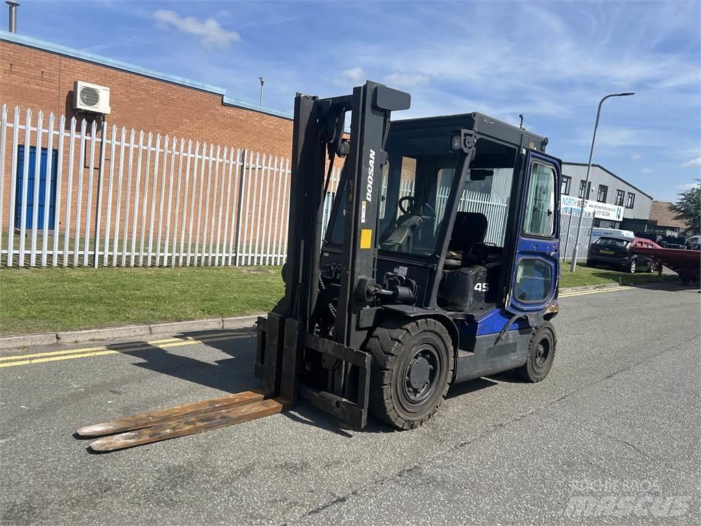 Doosan D45SC-5 Дизельные погрузчики