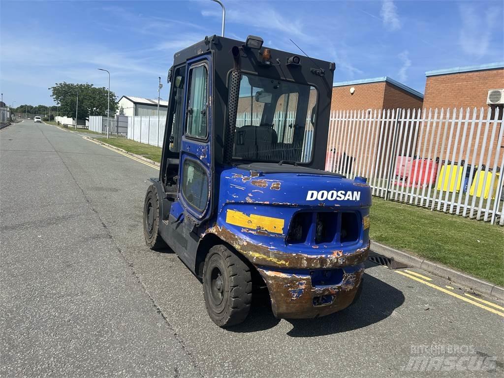 Doosan D45SC-5 Дизельные погрузчики