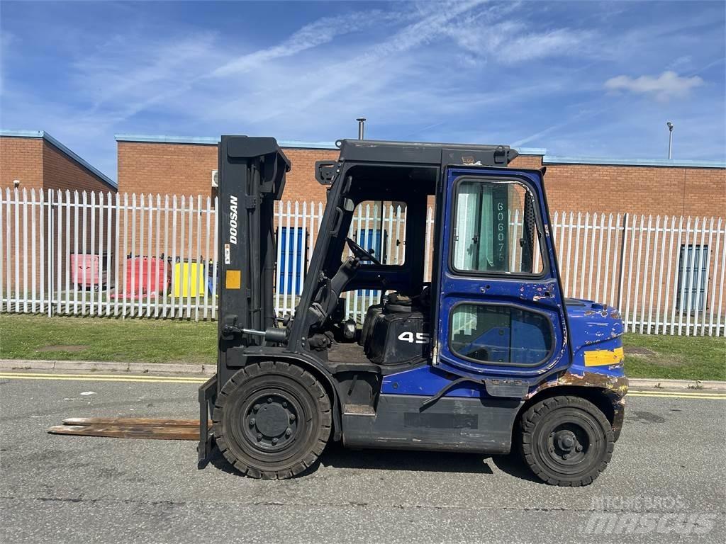 Doosan D45SC-5 Дизельные погрузчики