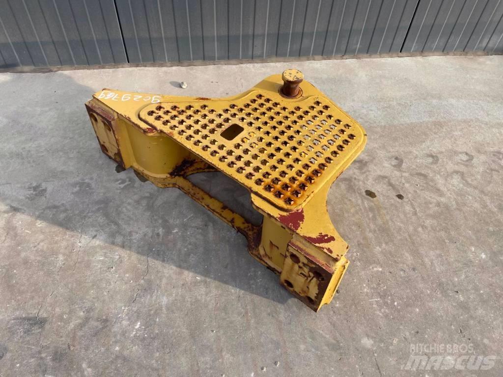 CAT D6K Zugtraverse Компоненты строительной техники