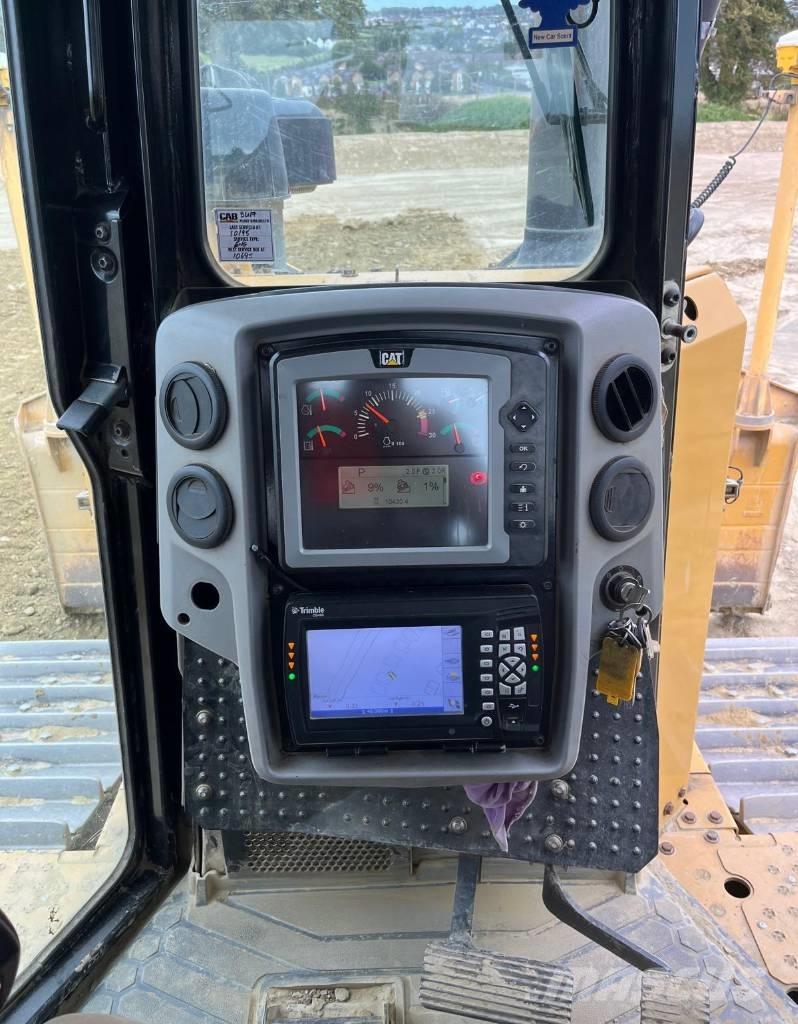 CAT D 6 T LGP Гусеничные бульдозеры