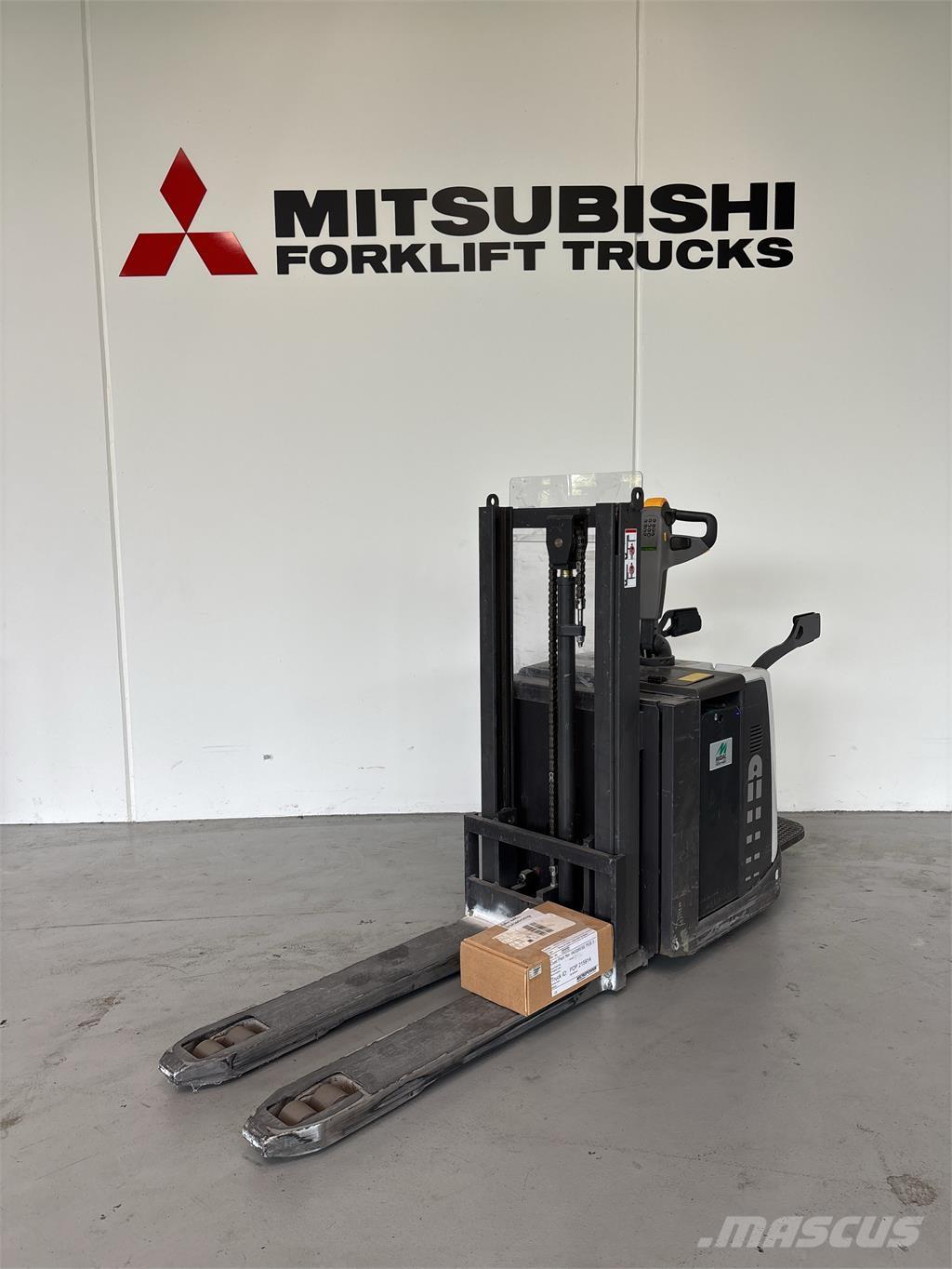 Atlet PDP200 Самоходные электроштабелёры