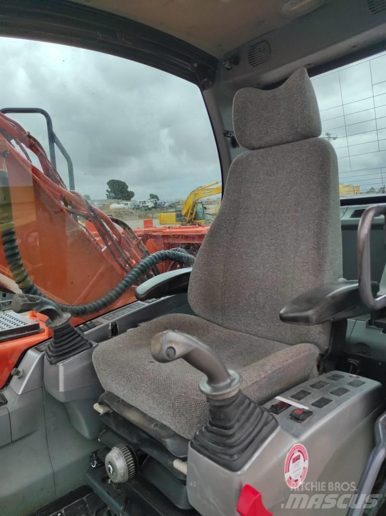 Doosan DX 180 LC Гусеничные экскаваторы