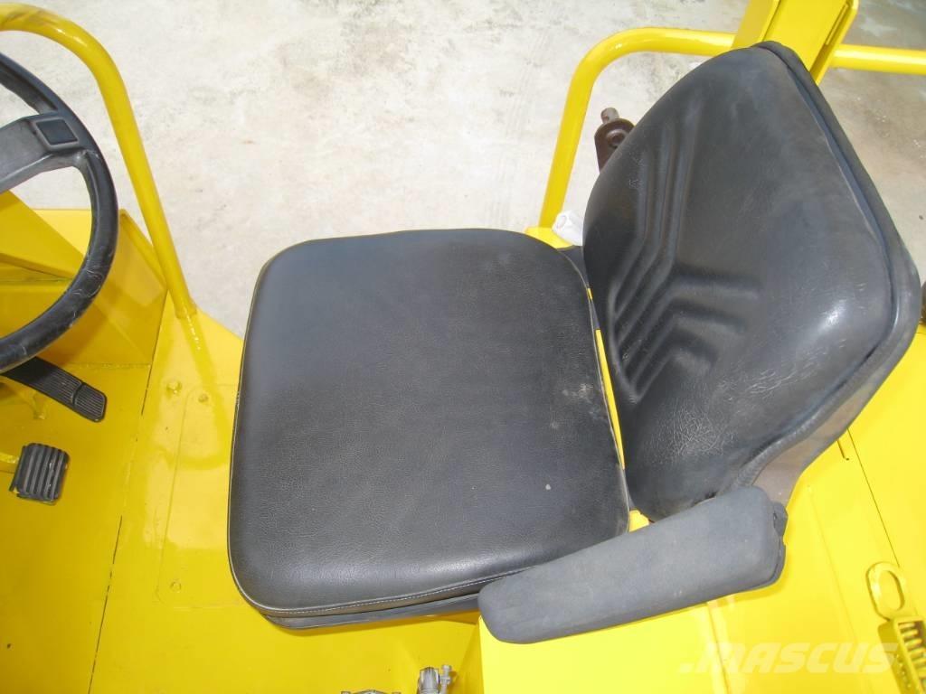 Sakai TZ 701 Пневматические катки