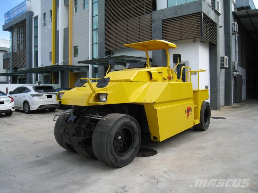 Sakai TZ 701 Пневматические катки