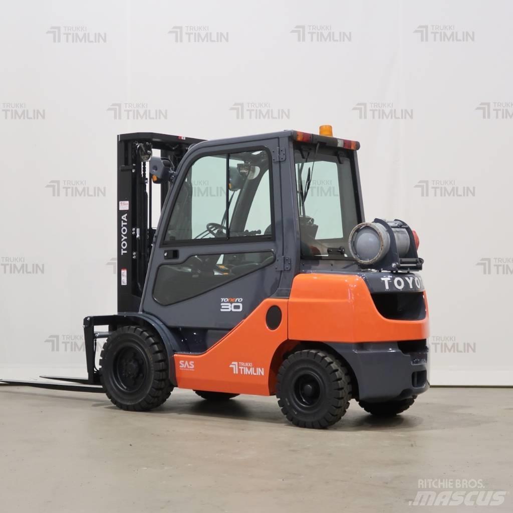Toyota 02-8FGF30 Газовые погрузчики