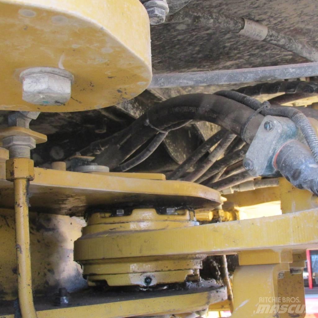 CAT CAT 966L Фронтальные погрузчики
