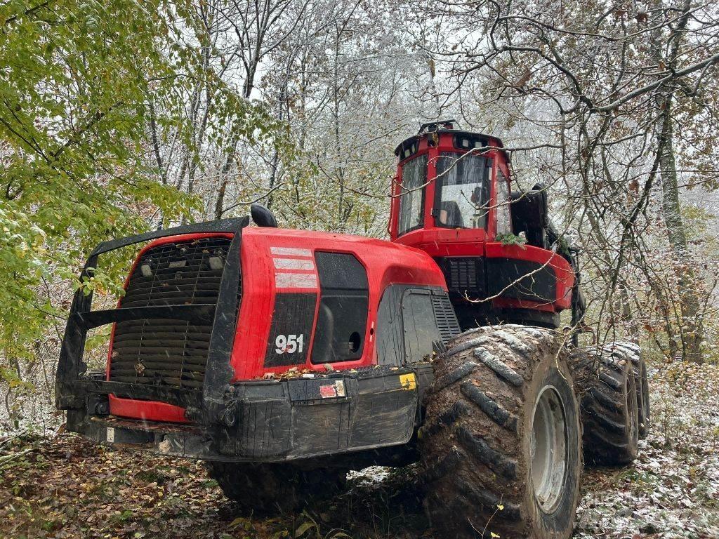 Komatsu 951 Харвестеры
