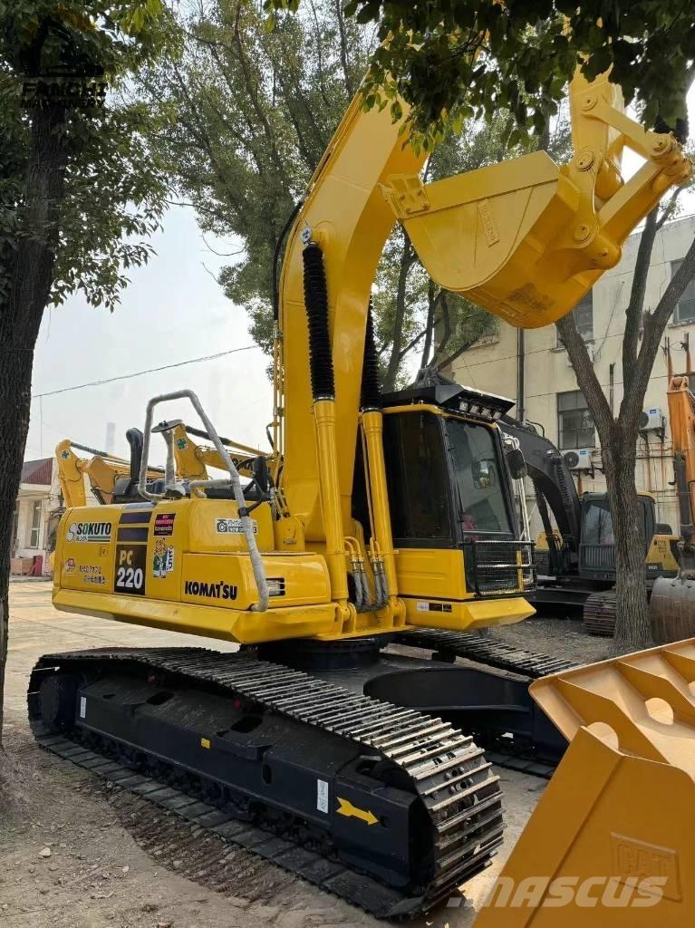 Komatsu PC 220 LC Гусеничные экскаваторы