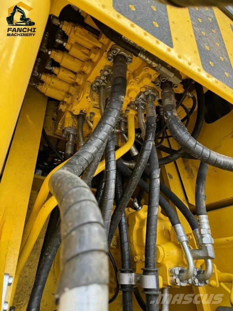 Komatsu PC 220 LC Гусеничные экскаваторы