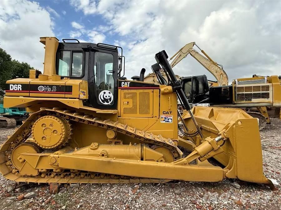 CAT D 6 R Гусеничные бульдозеры