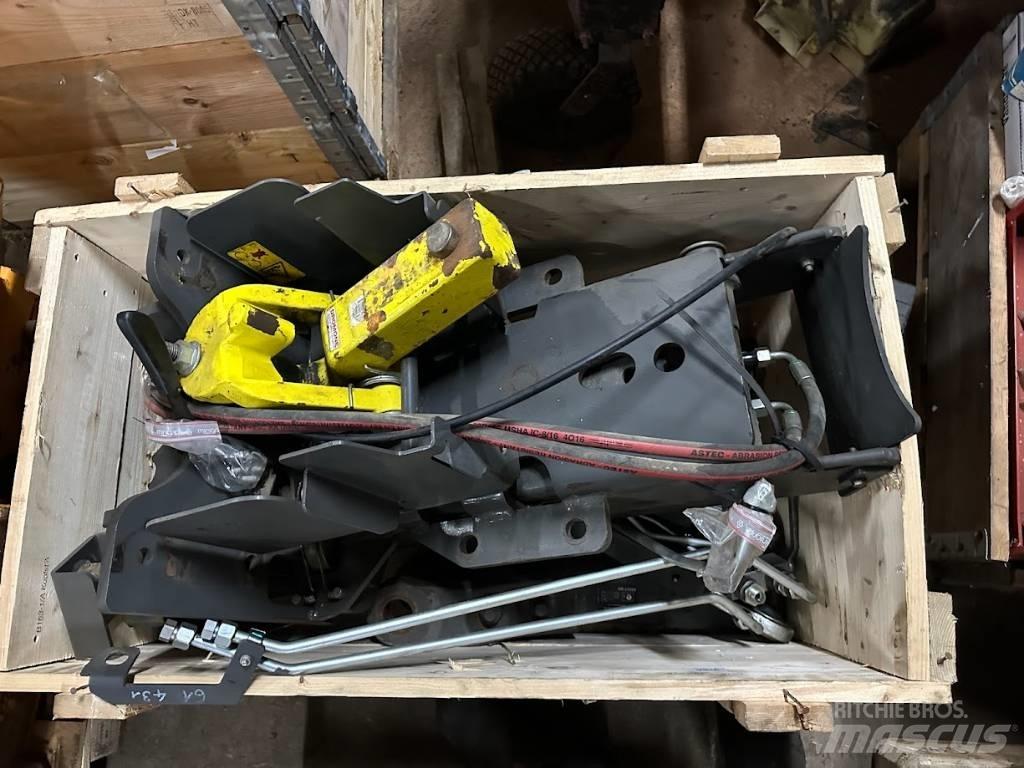 CLAAS Axion 800 Навесное оборудование и запчасти