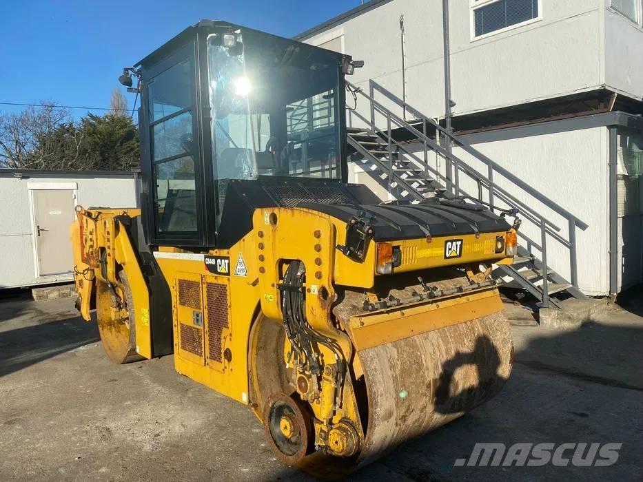 CAT CB 44 B Катки тротуарные