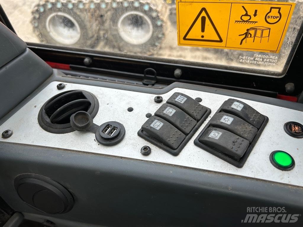 Komatsu 895 Форвардеры