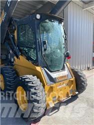 John Deere 324G Мини-погрузчики