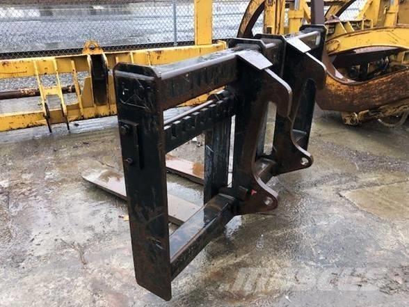 CAT IT 28 Паллетные вилы для фронтальных погрузчиков