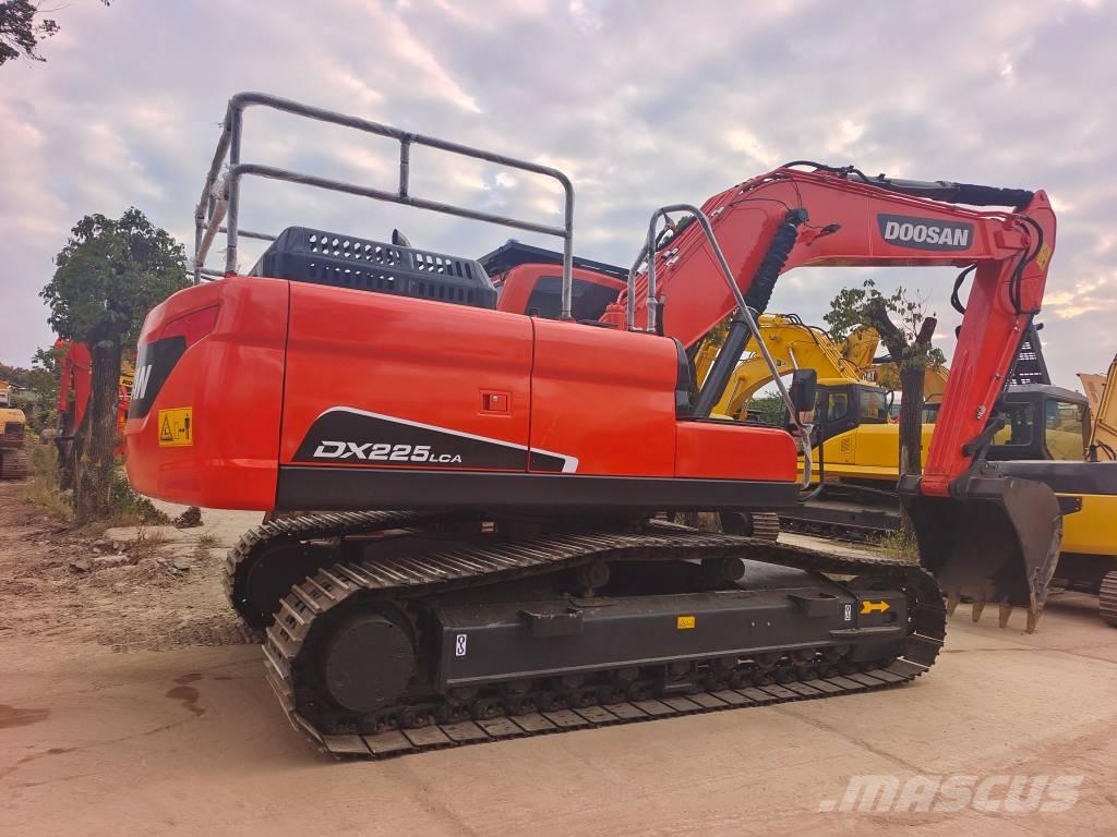 Doosan DX 225 LCA Гусеничные экскаваторы