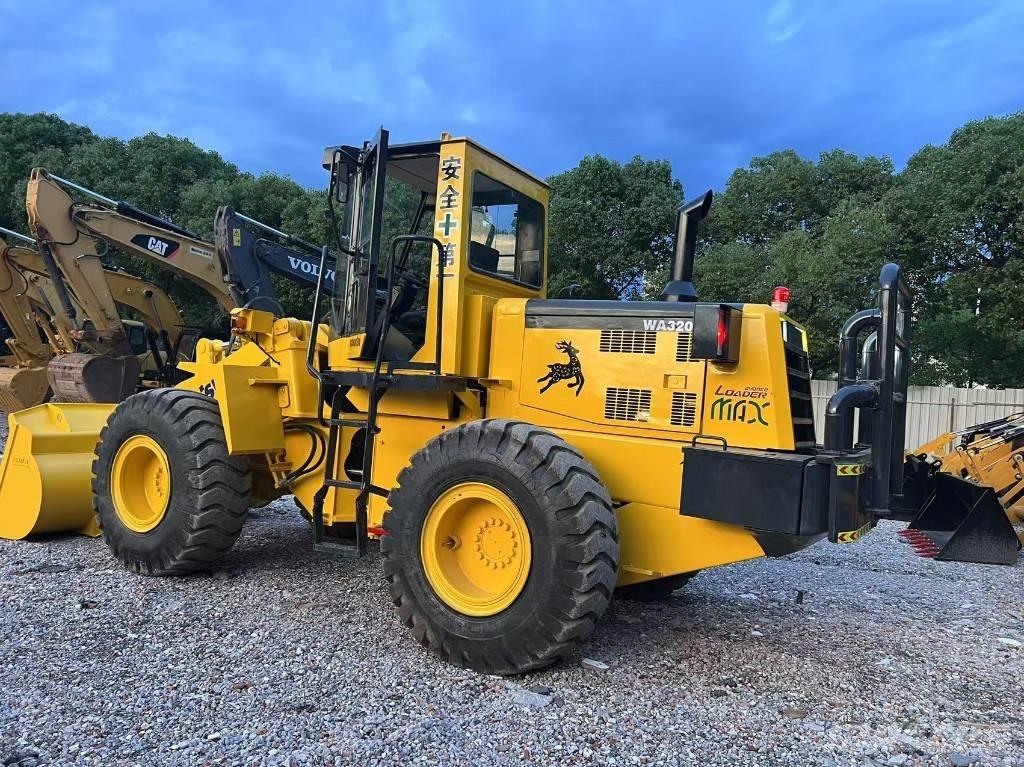 Komatsu WA320-3 Фронтальные погрузчики