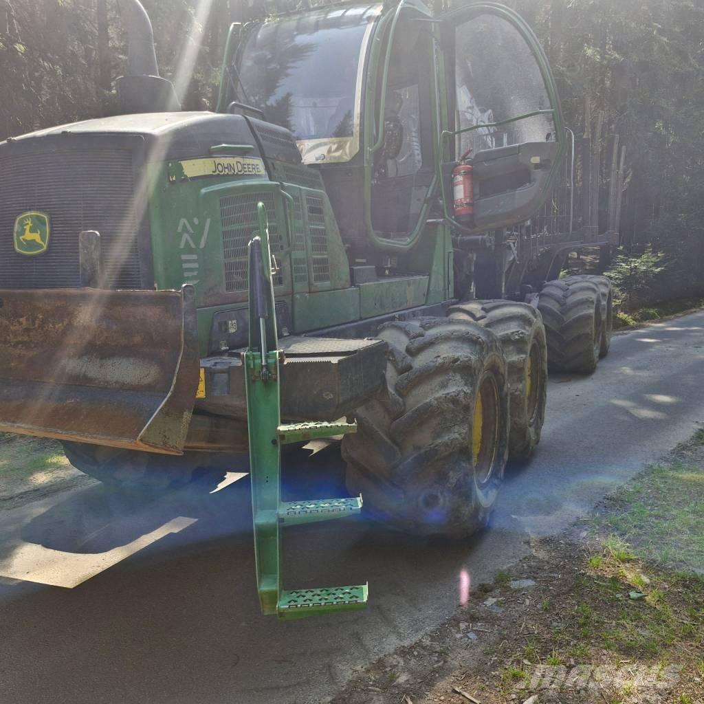 John Deere 1210 G Форвардеры