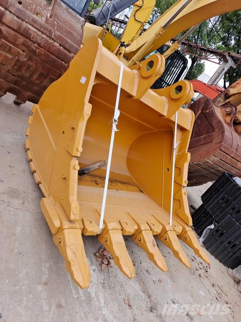 Komatsu PC 200-8 Гусеничные экскаваторы