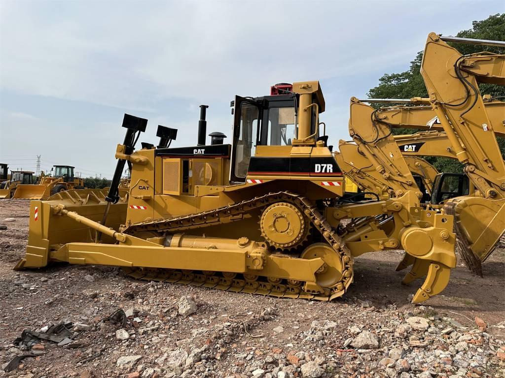 CAT D7R Гусеничные бульдозеры