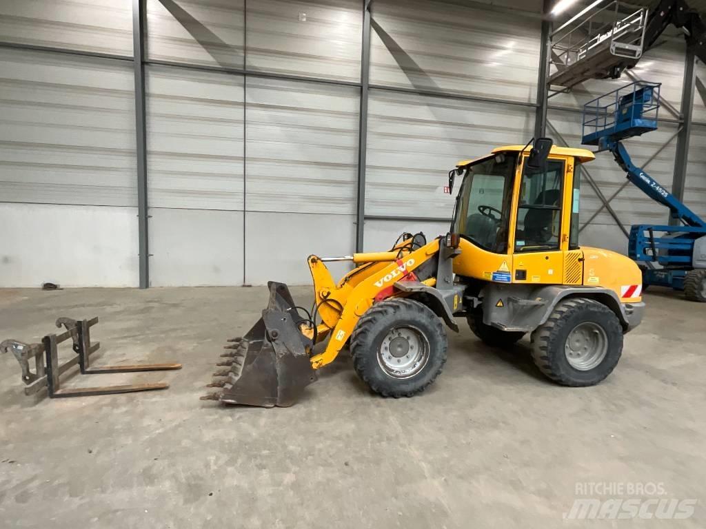 Volvo L 30 B-Z/X Фронтальные погрузчики