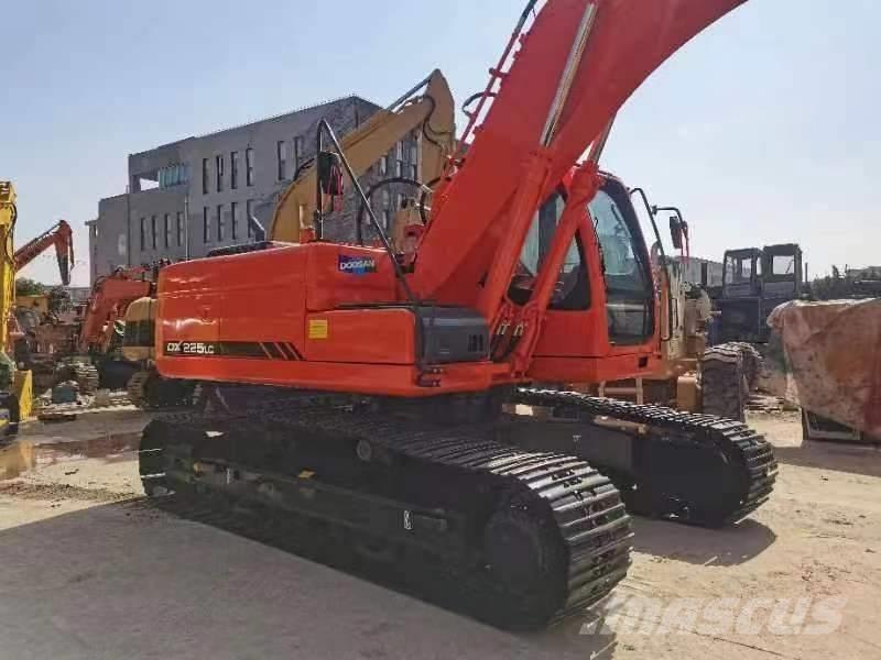Doosan DX 225 Гусеничные экскаваторы