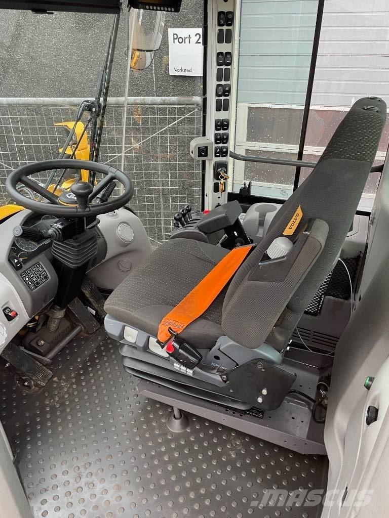 Volvo L90H Фронтальные погрузчики