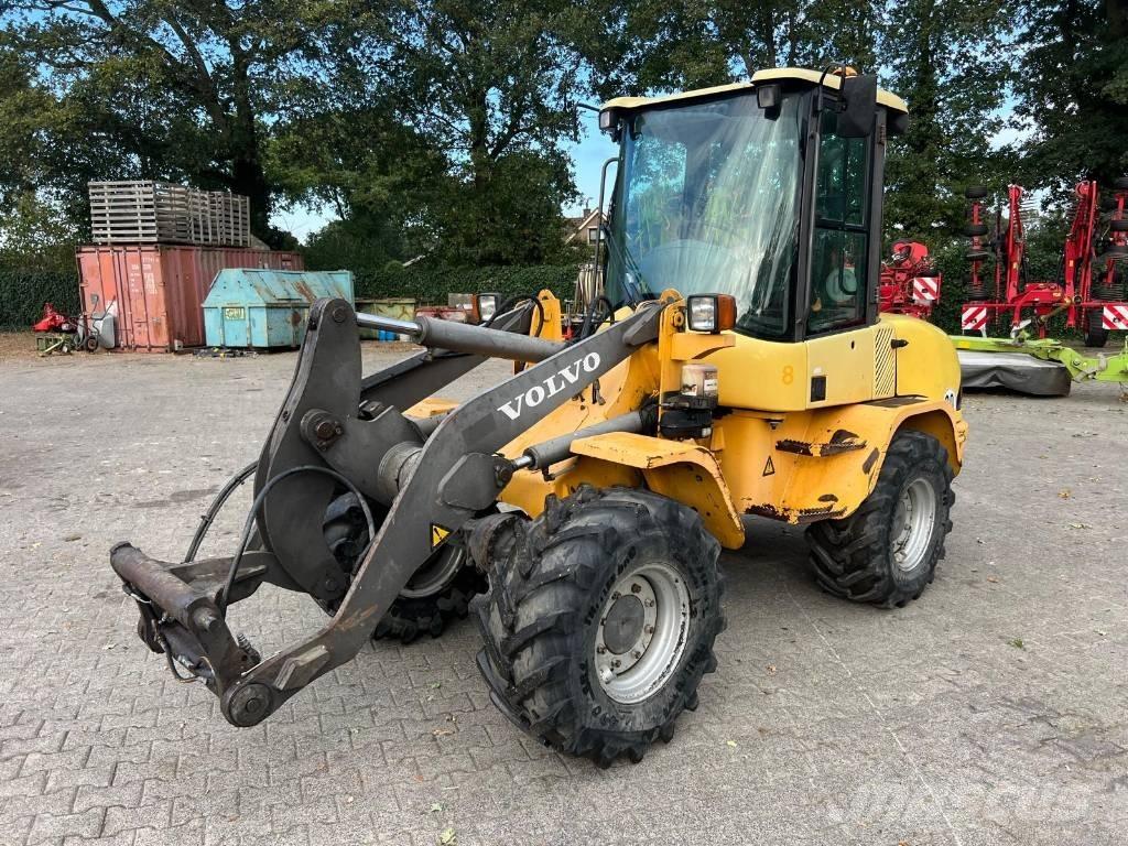 Volvo L 30 B Фронтальные погрузчики