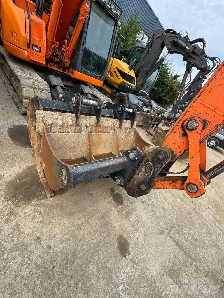 Doosan DX140 LC Гусеничные экскаваторы