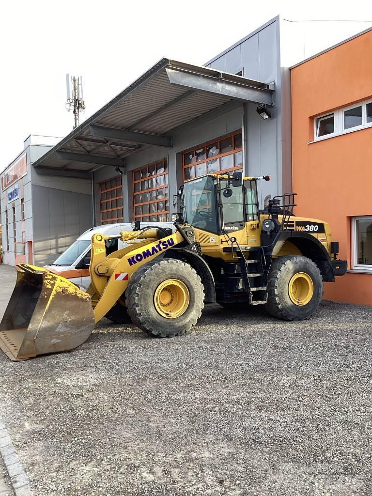 Komatsu WA380-8E0 Фронтальные погрузчики