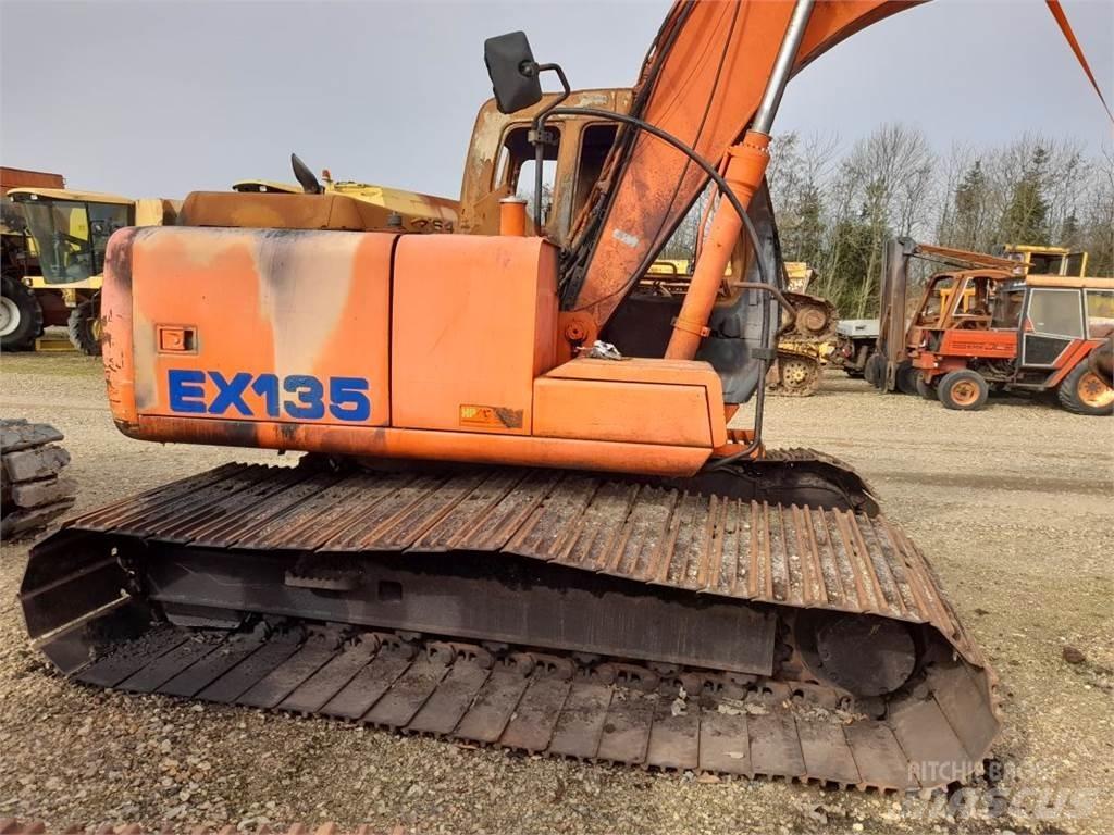 Hitachi EX135 Трактора