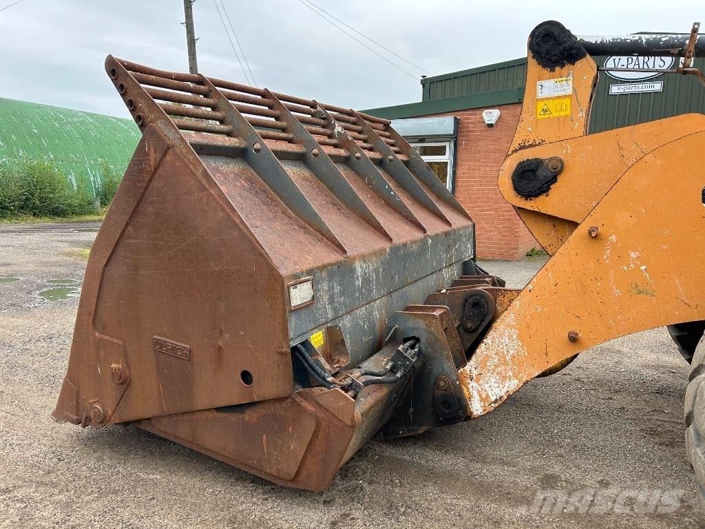 CASE 921F XR Фронтальные погрузчики