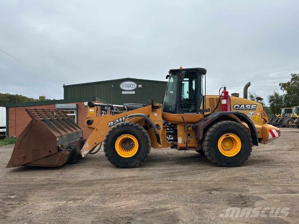 CASE 921F XR Фронтальные погрузчики