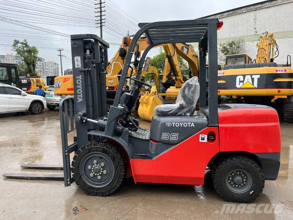 Toyota FD 35 Дизельные погрузчики