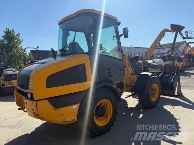 JCB 406 Фронтальные погрузчики