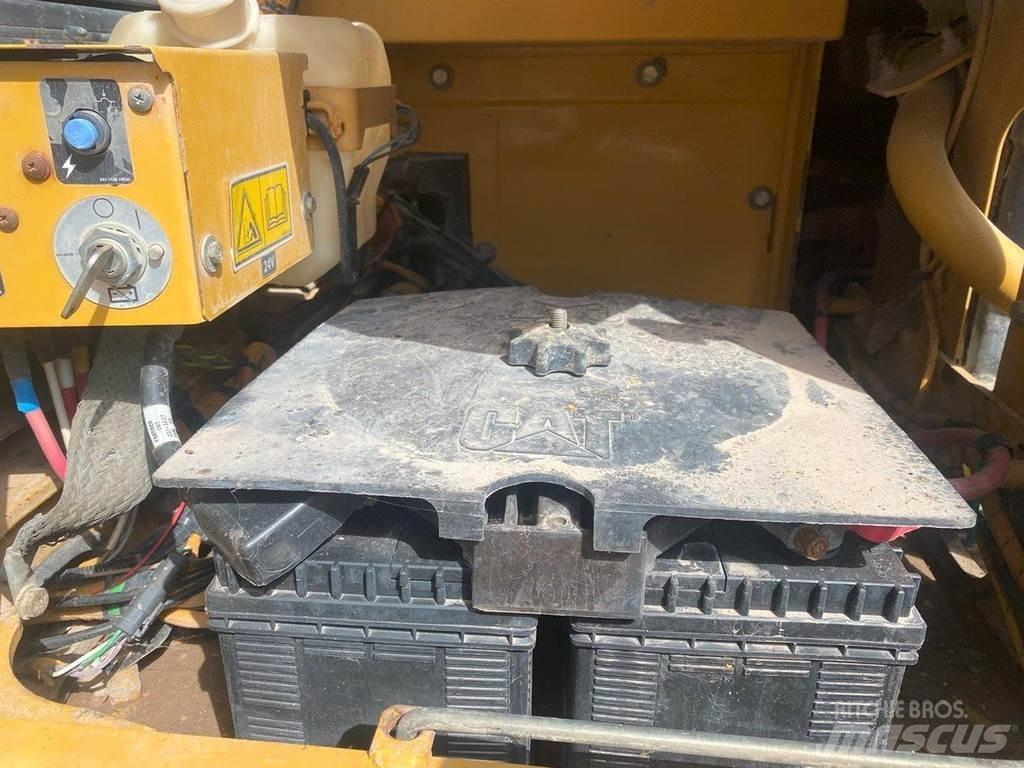 CAT 324 D NVT Гусеничные экскаваторы