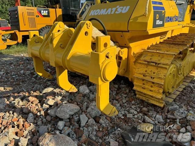 Komatsu D 85 Гусеничные бульдозеры
